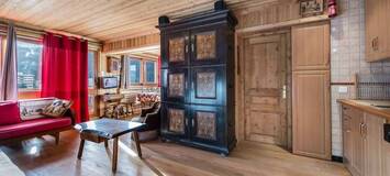 The flat is a large two bedroom flat located in Courchevel 