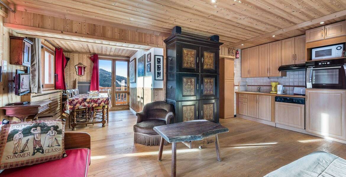 The flat is a large two bedroom flat located in Courchevel 