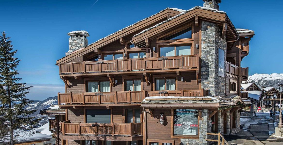 The 50 m² apartment is located on the level -2 in the Chalet