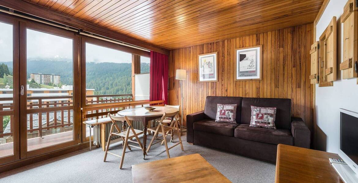 The apartment is located in a Residence, an alpine-style