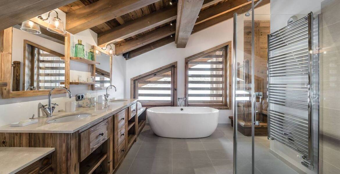 An exceptional chalet nestled in Courchevel 1650 Moriond 