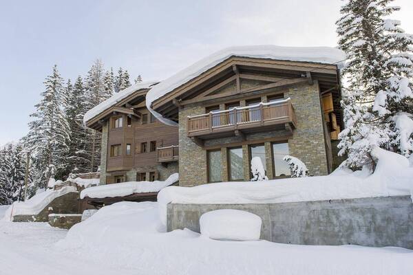 A luxury chalet with indoor pool for rent in Courchevel 1650