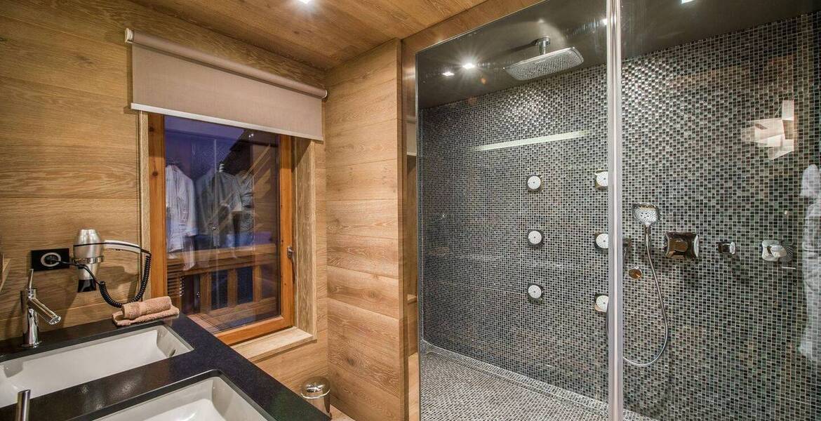 Chalet à louer à Courchevel 1650 Moriond de 400 m² et 5 cham