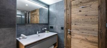 Ubicado en Courchevel Moriond con 195 m² construidos