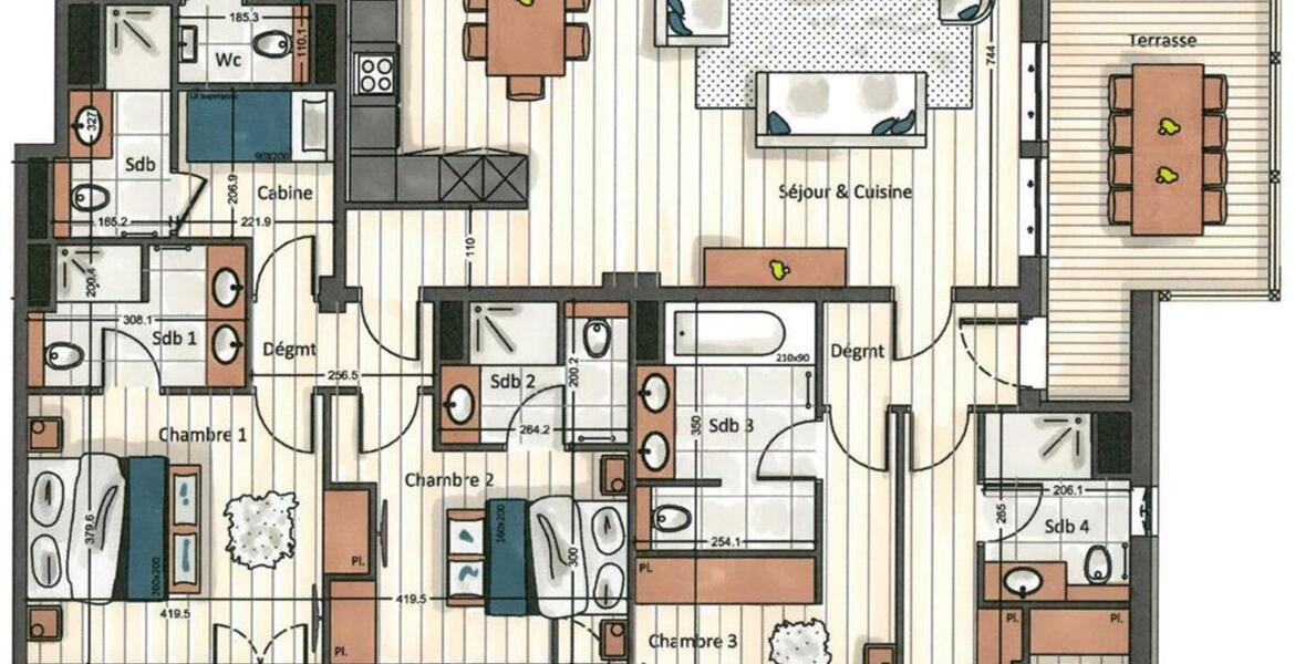 Ubicado en Courchevel Moriond con 195 m² construidos