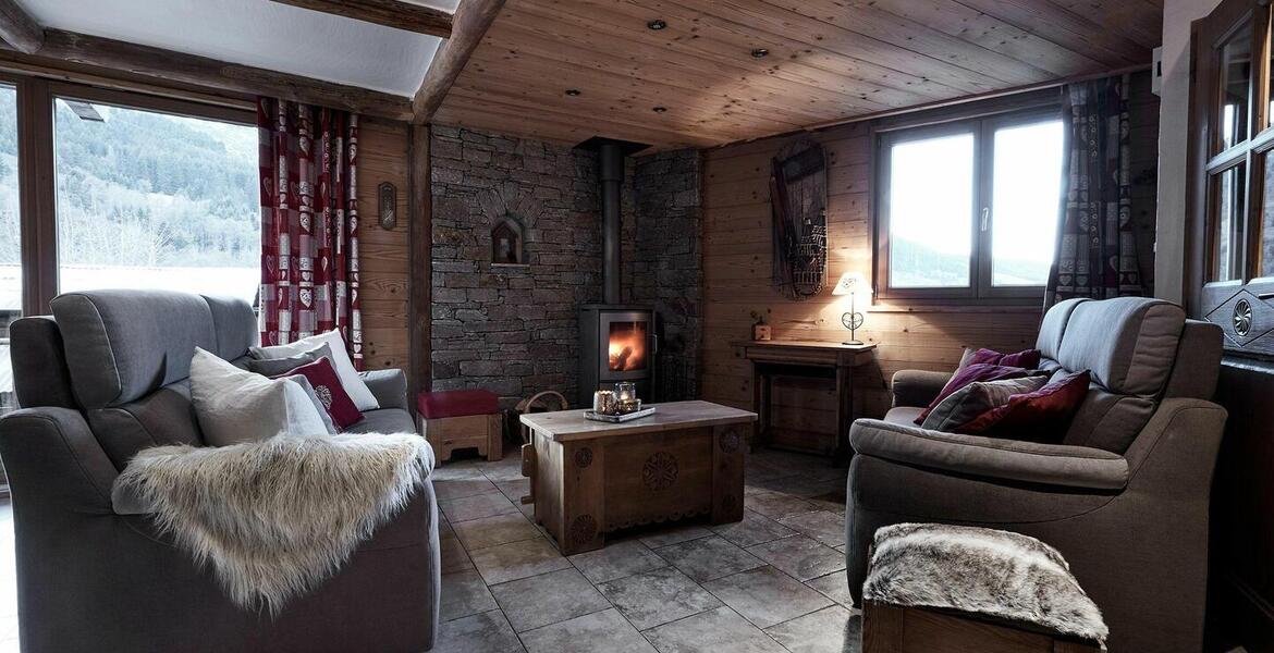 This 165 sqm Chalet for rent, with its mountain decor