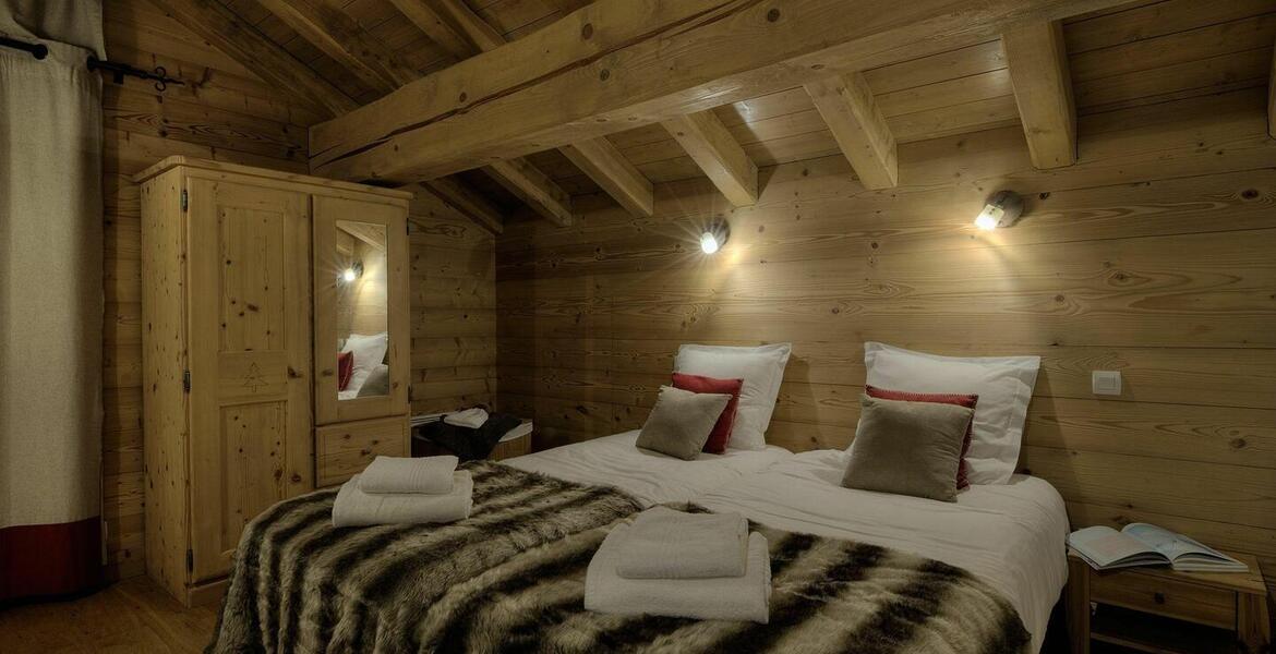 This 165 sqm Chalet for rent, with its mountain decor