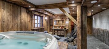 Le splendide Chalet, situé à Courchevel Le Praz est à louer.