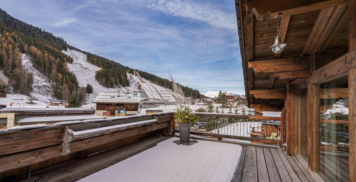 Le splendide Chalet, situé à Courchevel Le Praz est à louer.