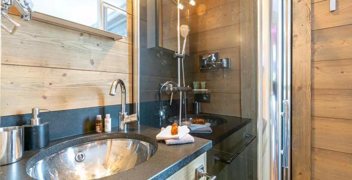 Hermoso apartamento expuesto al sur y situado en Courchevel 