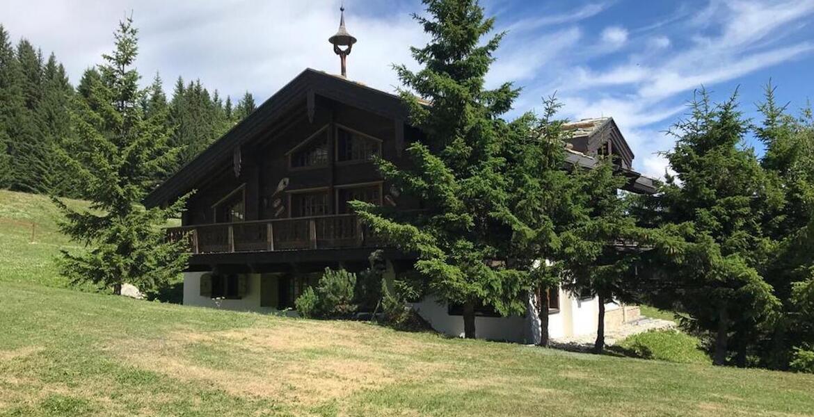 Newly renovated chalet for rent in Courchevel 1850 with 400m