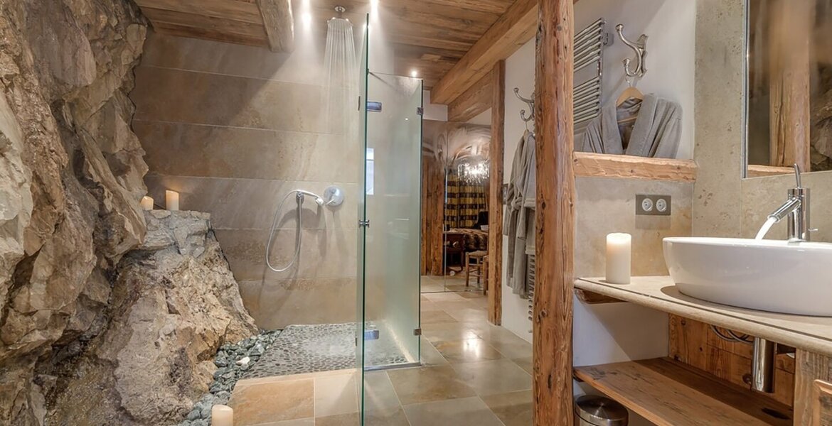 Extraordinary ​​​​​​​chalet for rent in Val d'Isere 800 sqm