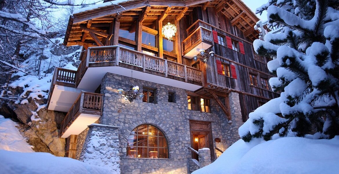 Extraordinaire chalet à louer à Val d'Isère avec 800 m² 