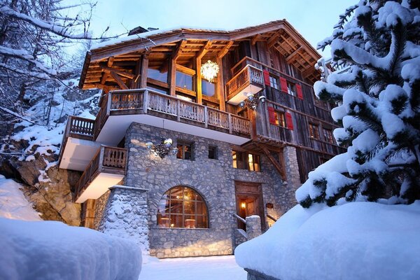 Extraordinaire chalet à louer à Val d'Isère avec 800 m² 