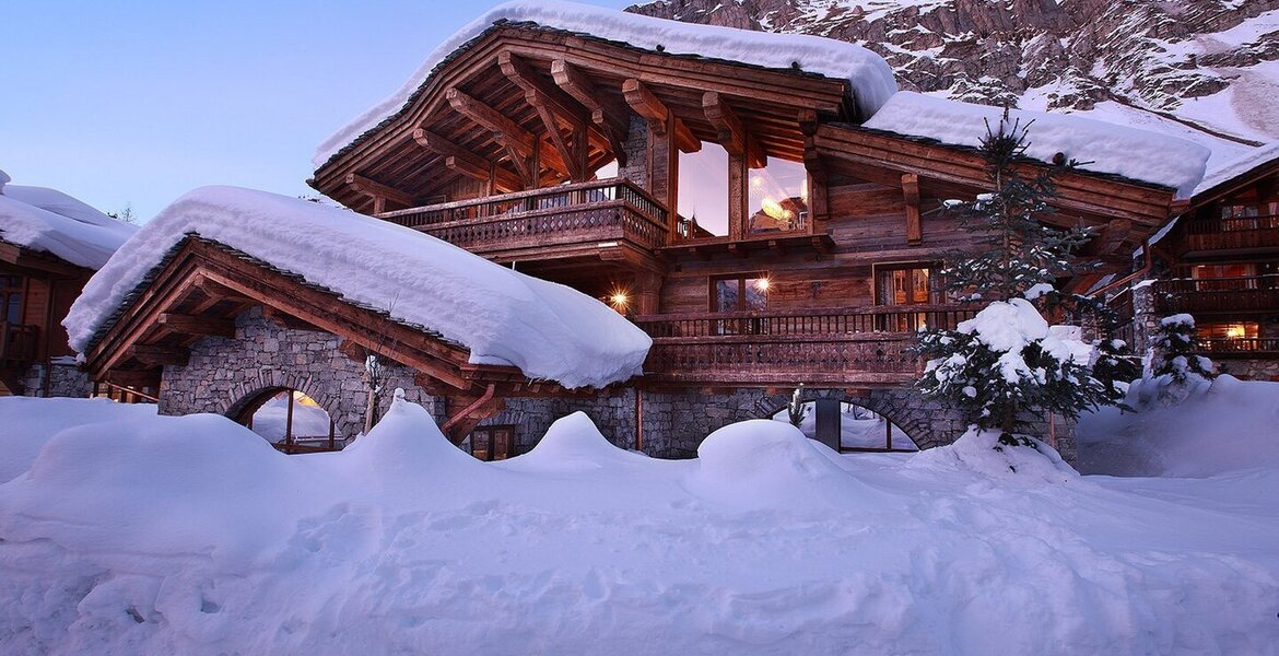 Chalet for rent in Val d’Isère with 1000 sqm with 6 bedrooms