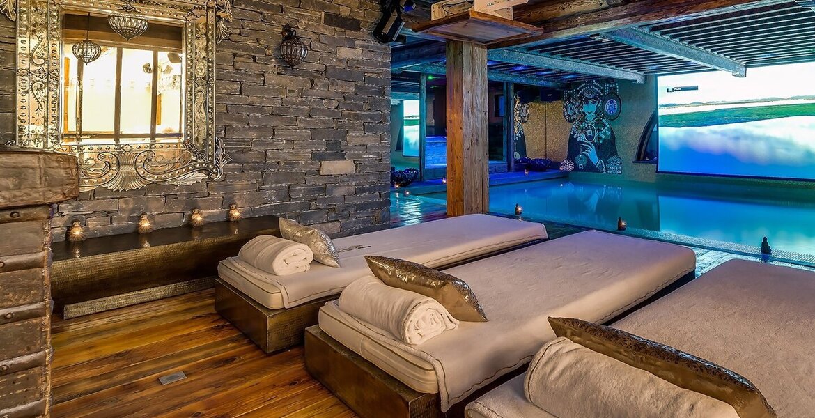 Chalet for rent in Val d’Isère with 1000 sqm with 6 bedrooms