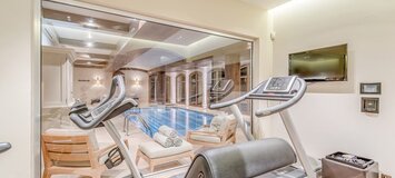 Il s'agit d'un superbe chalet de luxe situé à Courchevel