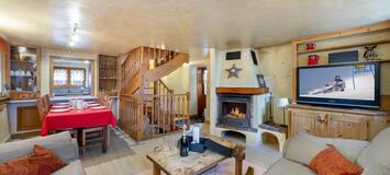 Incredible ​​​​​​​chalet for rent in Courchevel 1650 110 sqm