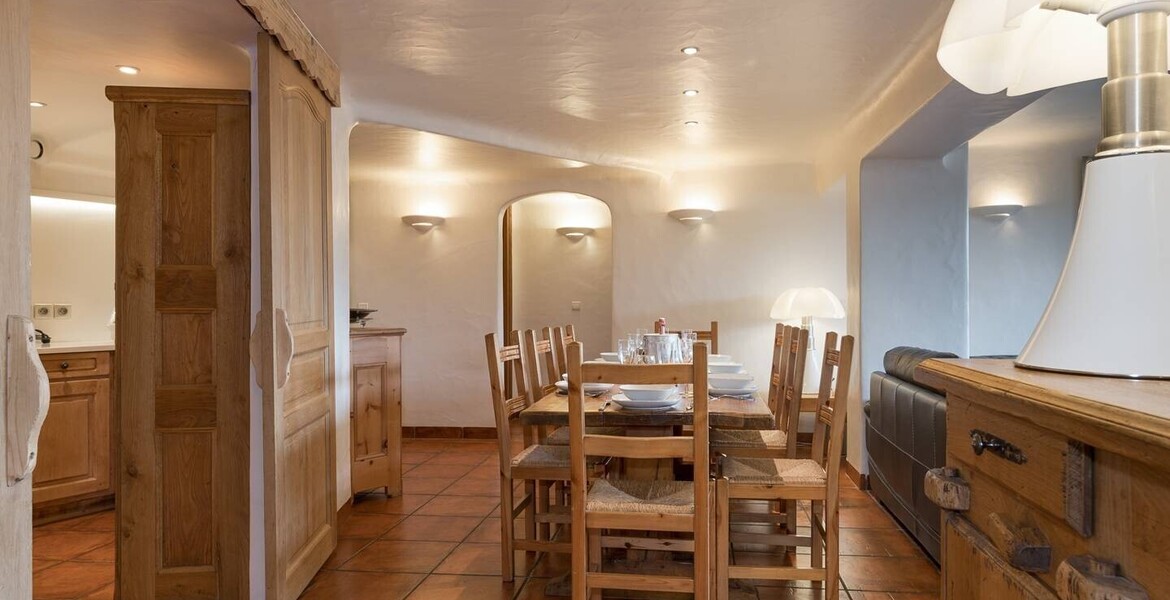 Luxury 5-Bedroom Ski Apartment in Heart of Courchevel 1850