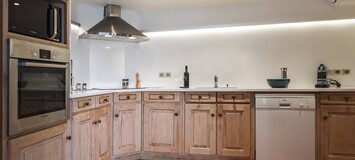 Luxury 5-Bedroom Ski Apartment in Heart of Courchevel 1850