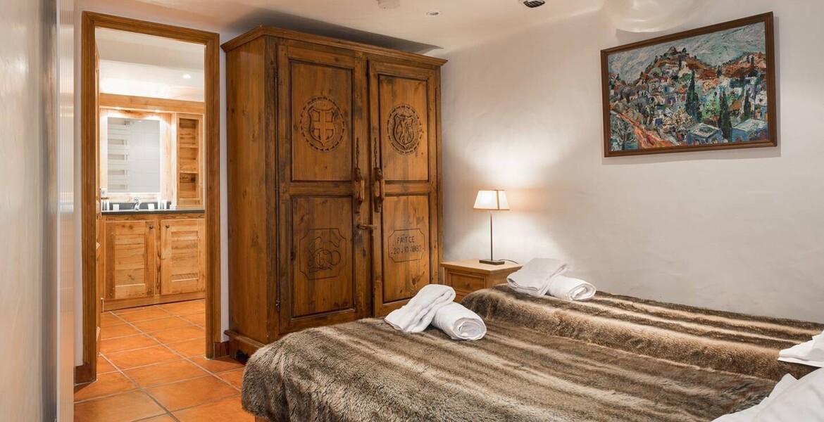 Luxury 5-Bedroom Ski Apartment in Heart of Courchevel 1850