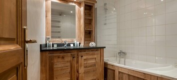 Luxury 5-Bedroom Ski Apartment in Heart of Courchevel 1850