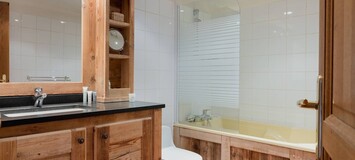 Luxury 5-Bedroom Ski Apartment in Heart of Courchevel 1850