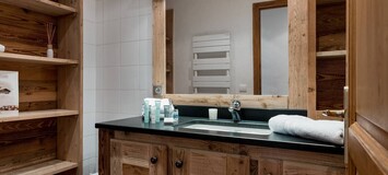 Beautiful flat in a small chalet very well in Courchevel