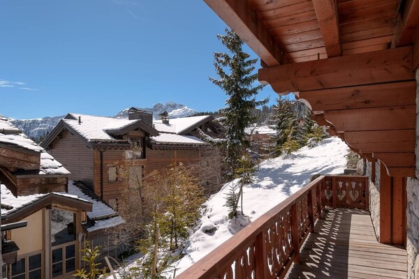 Beautiful flat in a small chalet very well in Courchevel