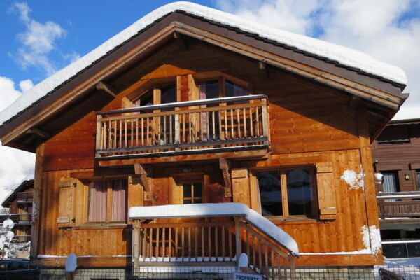 Beau chalet de 3 chambres de 80 m2 à louer à Courchevel 1300