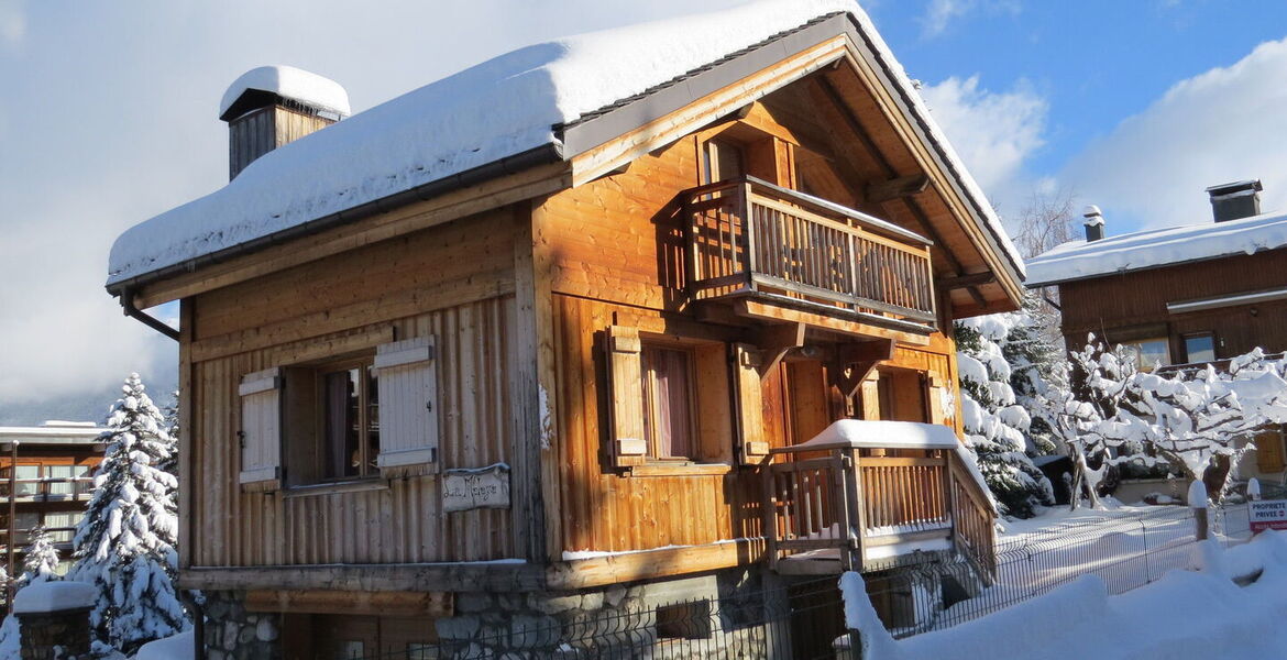 Beau chalet de 3 chambres de 80 m2 à louer à Courchevel 1300