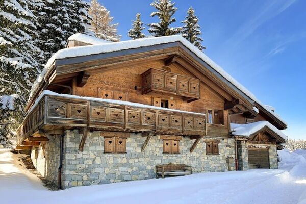 Chalet for rent in Plantret Courchevel 1850 with 230 sqm 
