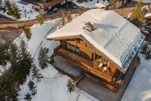 Chalet for rent in Bellecôte, Courchevel 1850 with 530 sqm