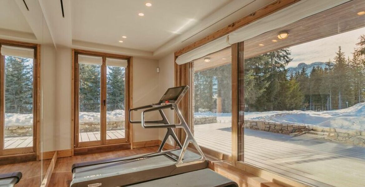 Chalet for rent in Bellecôte, Courchevel 1850 with 530 sqm