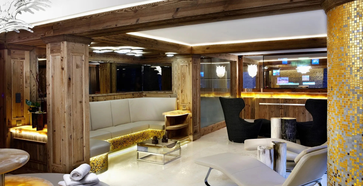 Chalet for rent in Plantret, Courchevel 1850 with 420 sqm 