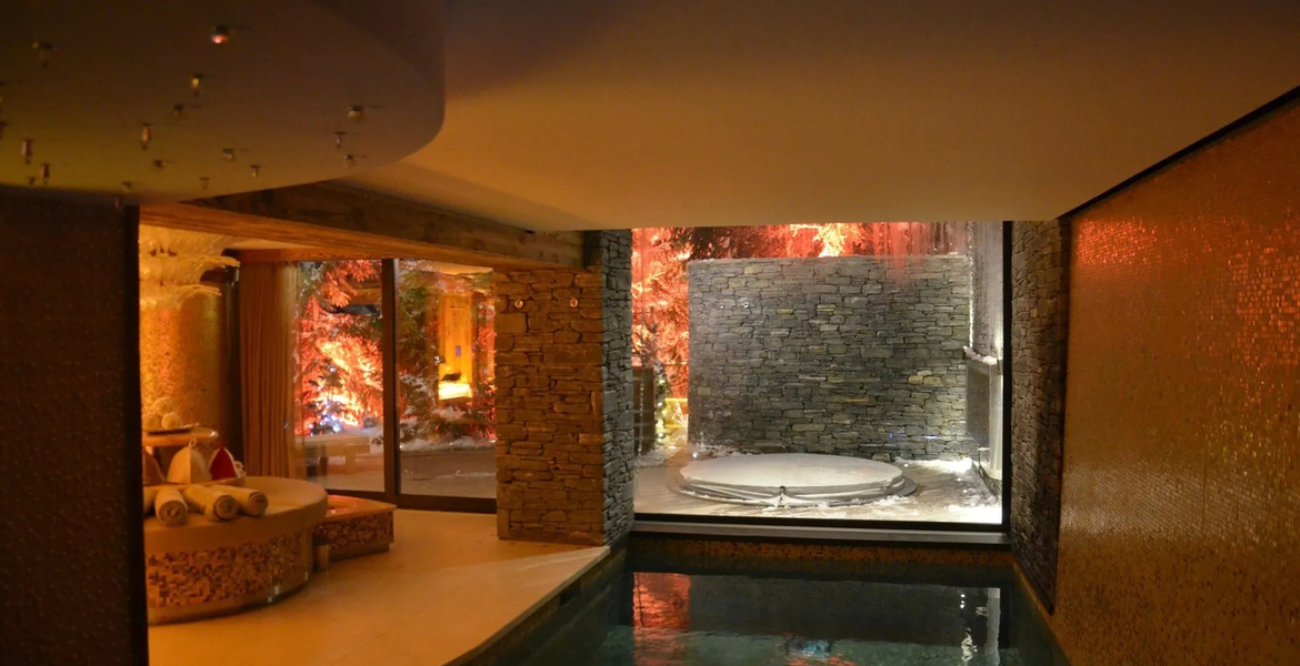 Chalet for rent in Plantret, Courchevel 1850 with 420 sqm 