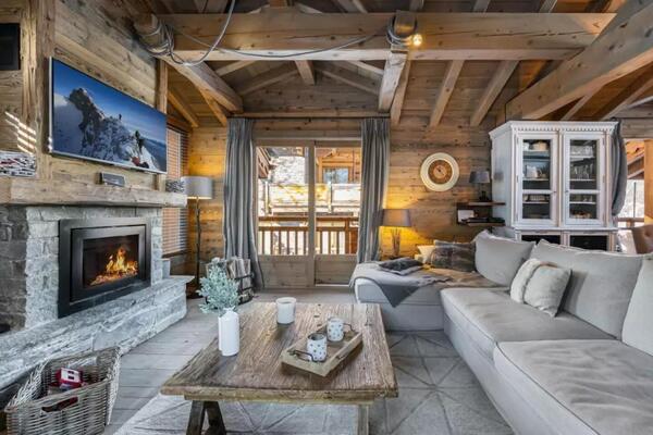 COURCHEVEL VILLAGE 1550 Chalet for rent with 148 sqm 