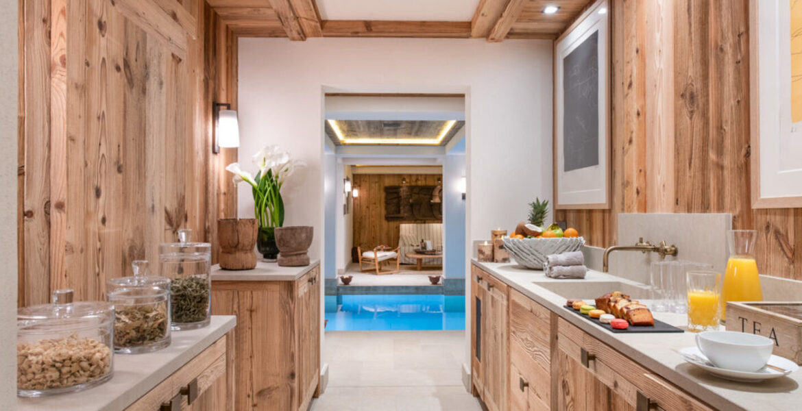 Chalet for rent in Plantret, Courchevel 1850 with 518 sqm