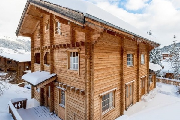 Stunning chalet for rent about 250 meters from the slopes