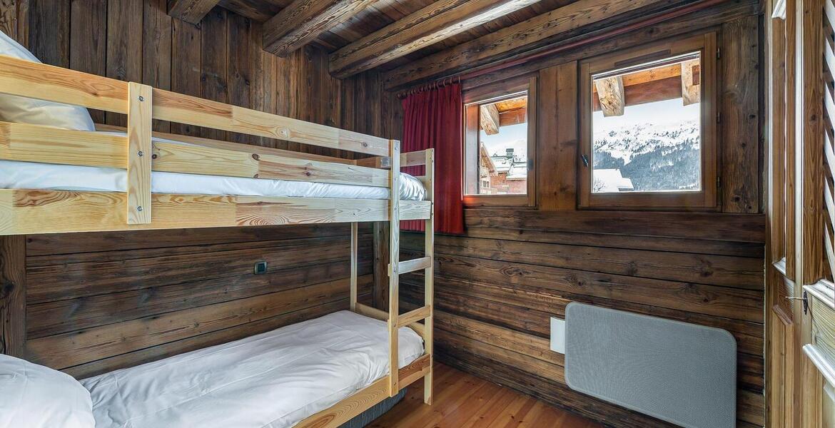 This charming fully equipped chalet is close to Meribel 