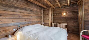 This charming fully equipped chalet is close to Meribel 