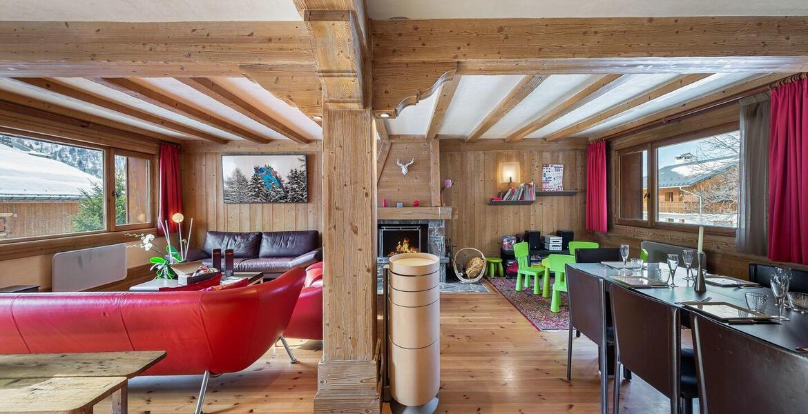 This charming fully equipped chalet is close to Meribel 