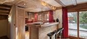 This charming fully equipped chalet is close to Meribel 