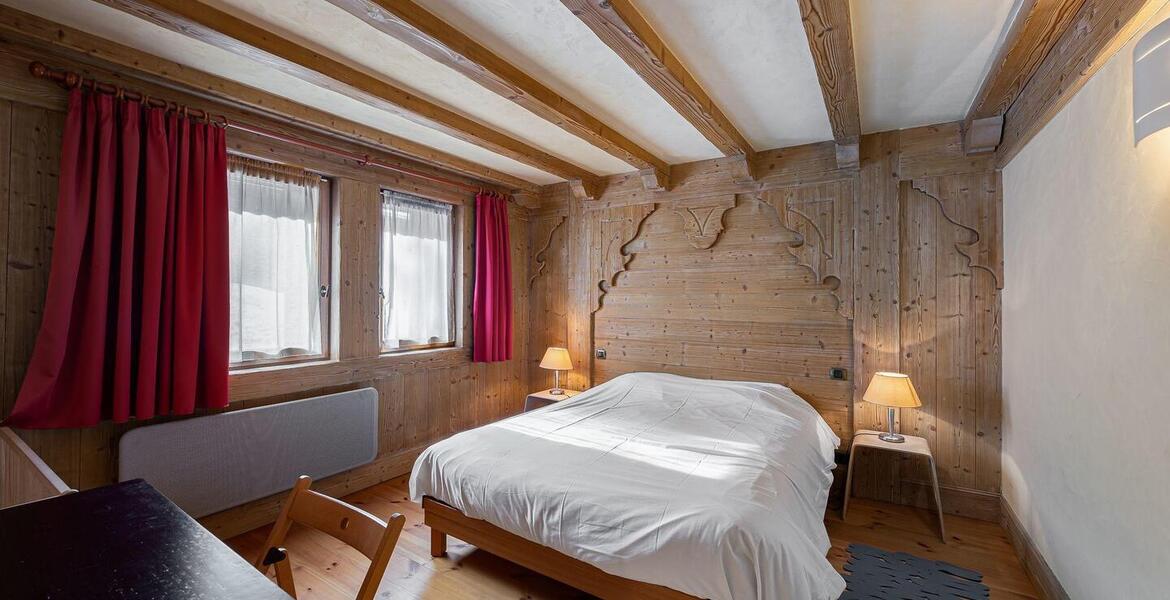 This charming fully equipped chalet is close to Meribel 