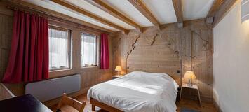 This charming fully equipped chalet is close to Meribel 