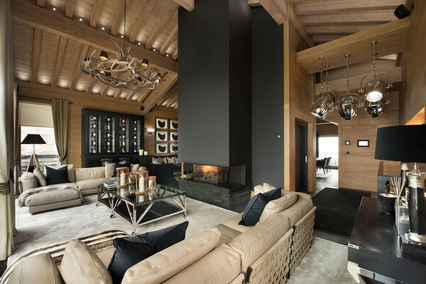 LE CHALET À COURCHEVEL 1850, BELLECÔTE AVEC 1672 M²