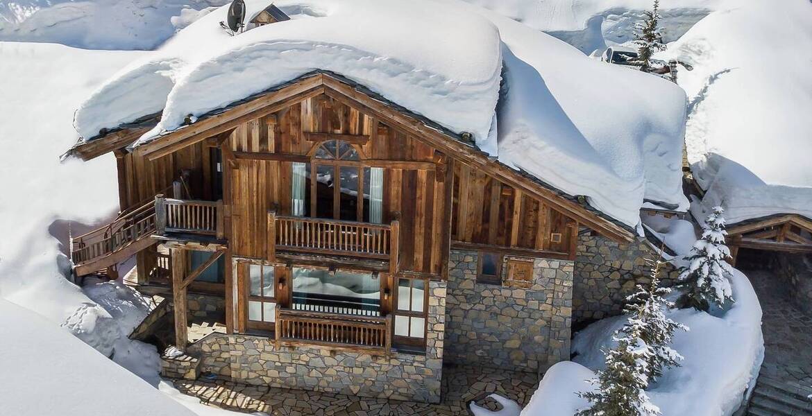 This is an exceptional chalet of 400 sq.m for rent