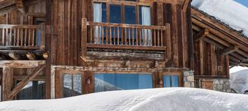 This is an exceptional chalet of 400 sq.m for rent