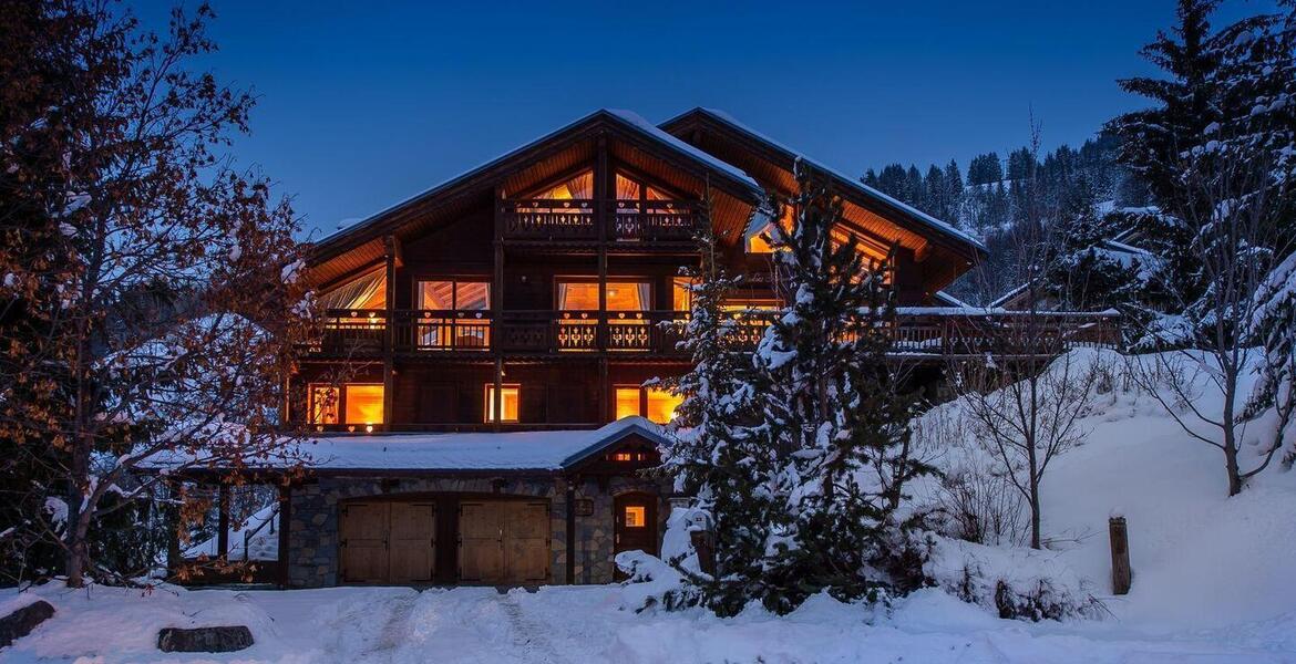 Chalet à louer à Meribel avec 320sqm et 7 chambres à coucher