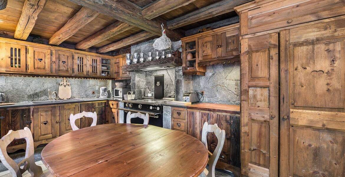 Chalet for rent in Meribel with 300 sqm and 7 bedrooms